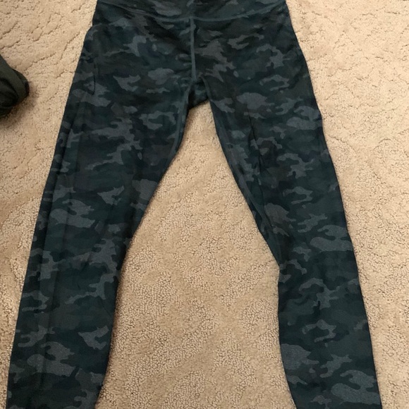 Fabletics bundle - Picture 4 of 5